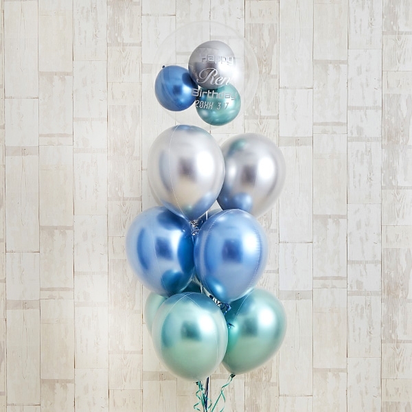 光沢に目を奪われるglossy blue balloon